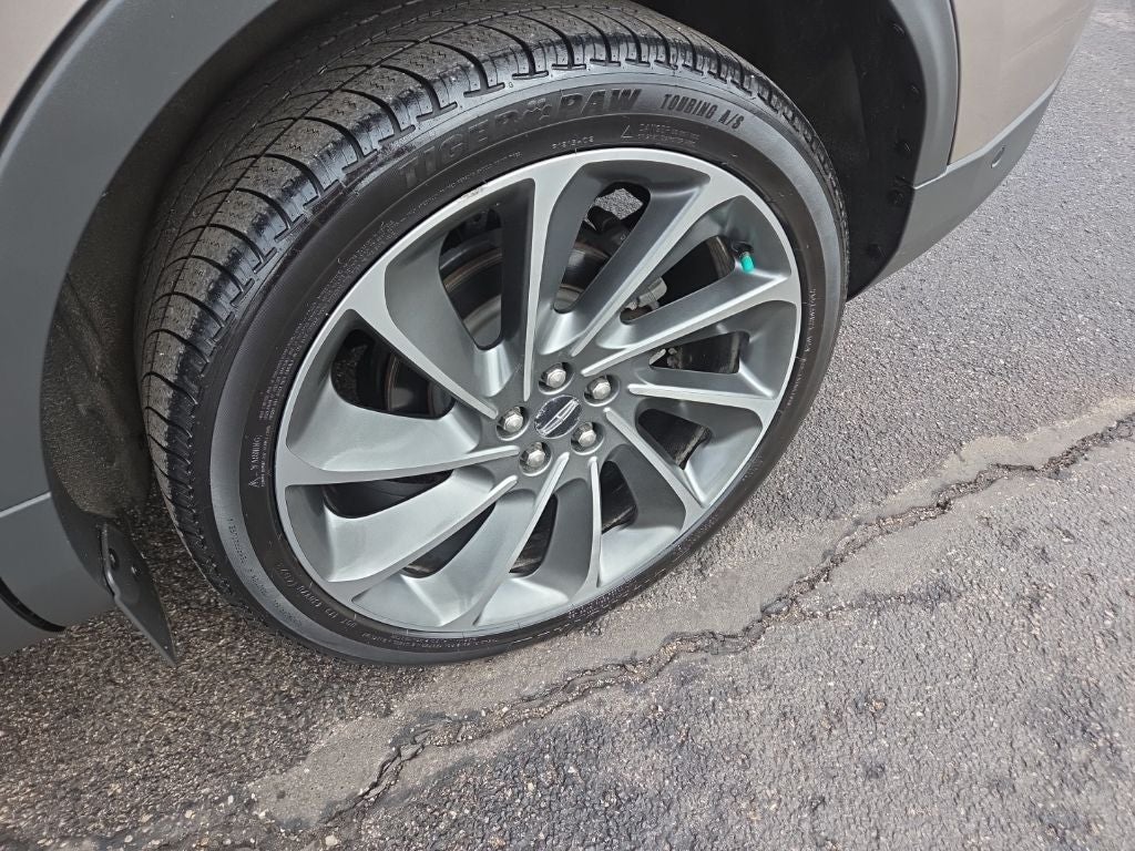 2020 Lincoln Nautilus Reserve