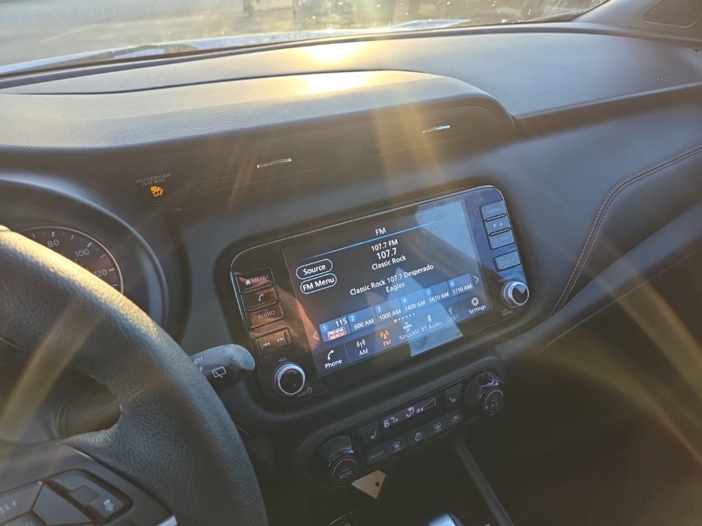 2021 Nissan Kicks SR