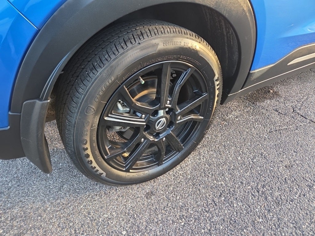 2021 Nissan Kicks SR