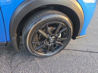 2021 Nissan Kicks SR