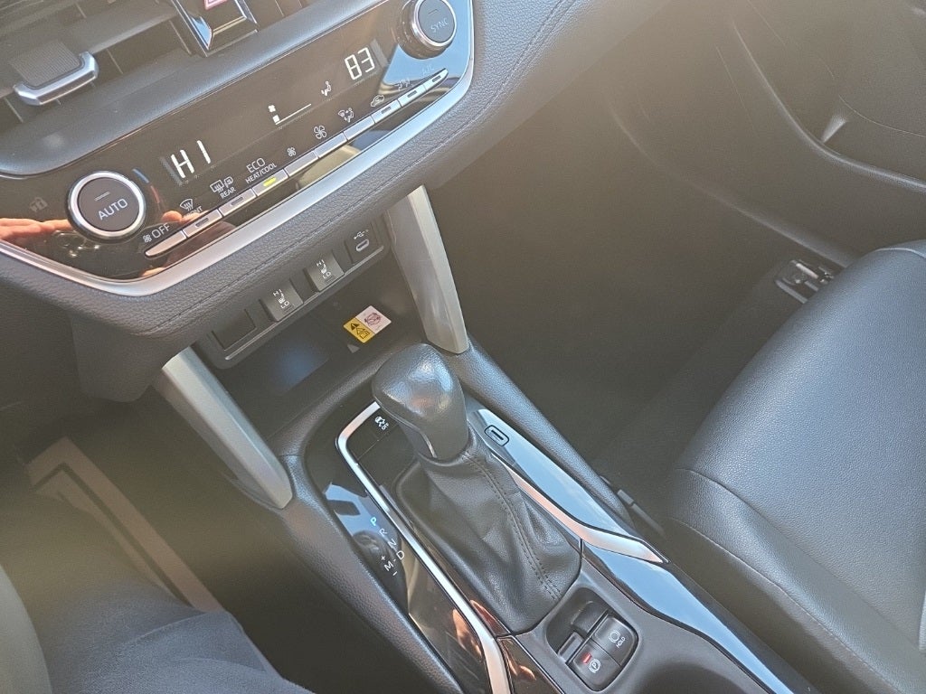 2023 Toyota Corolla Cross XLE