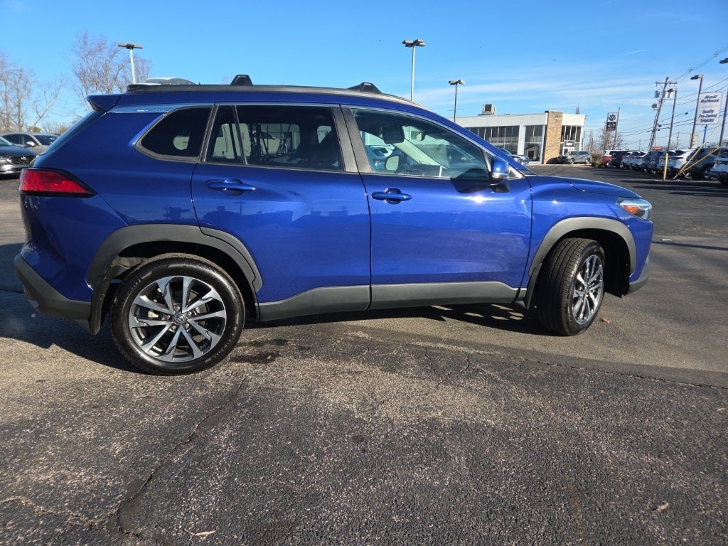 2023 Toyota Corolla Cross XLE