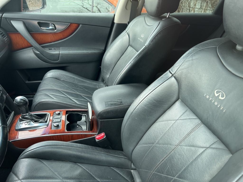 2010 INFINITI FX35 Base