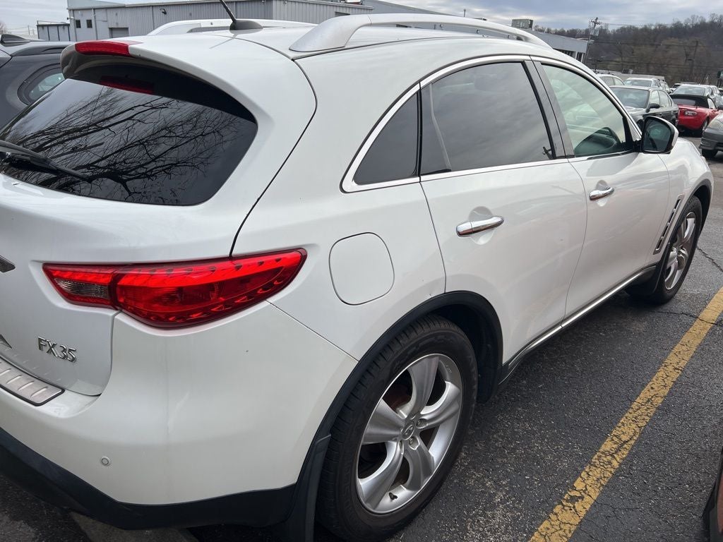 2010 INFINITI FX35 Base