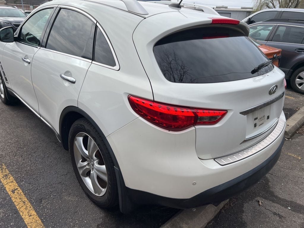 2010 INFINITI FX35 Base