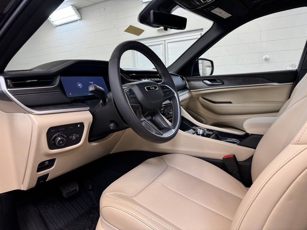 2025 Jeep Grand Cherokee 4xe Base