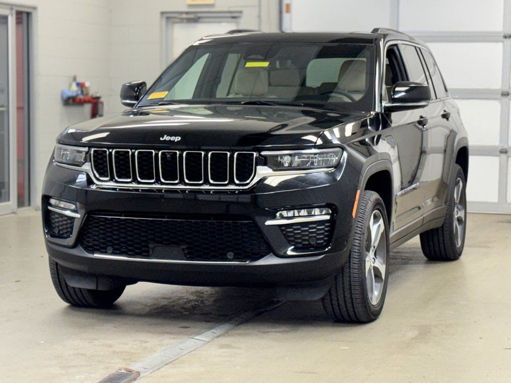 2025 Jeep Grand Cherokee 4xe Base