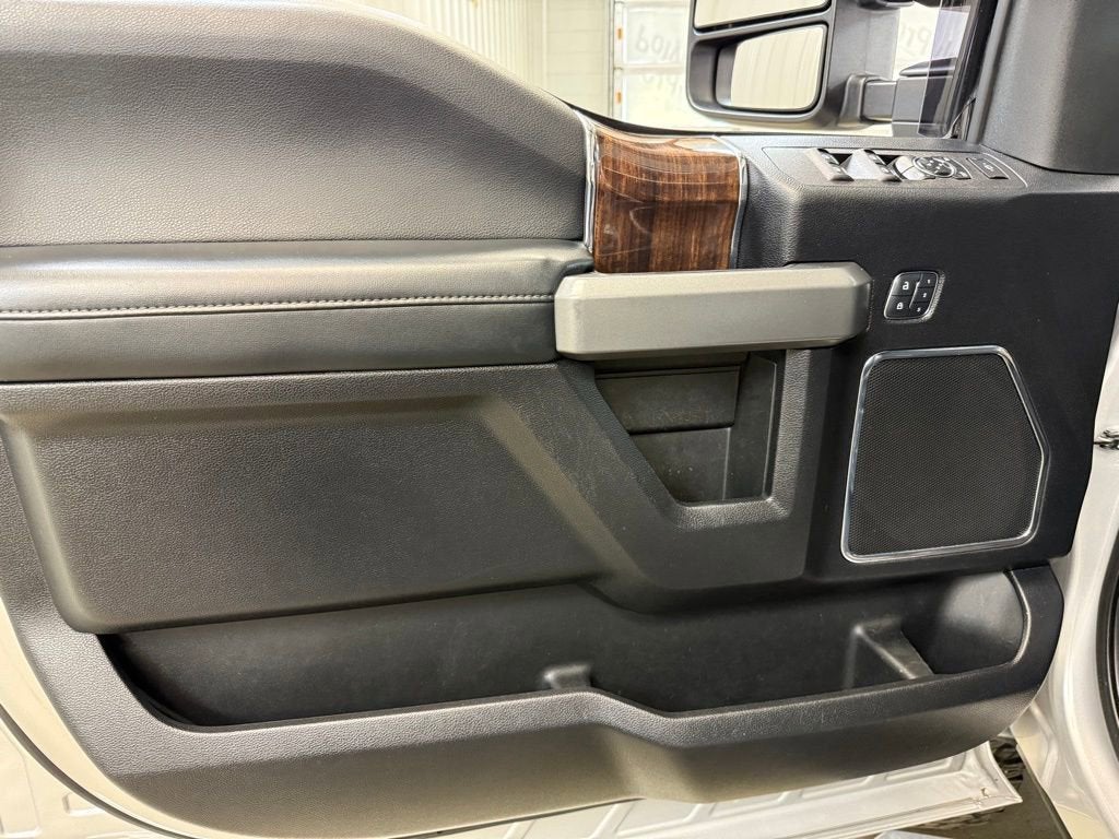 2017 Ford Super Duty F-250 SRW Lariat