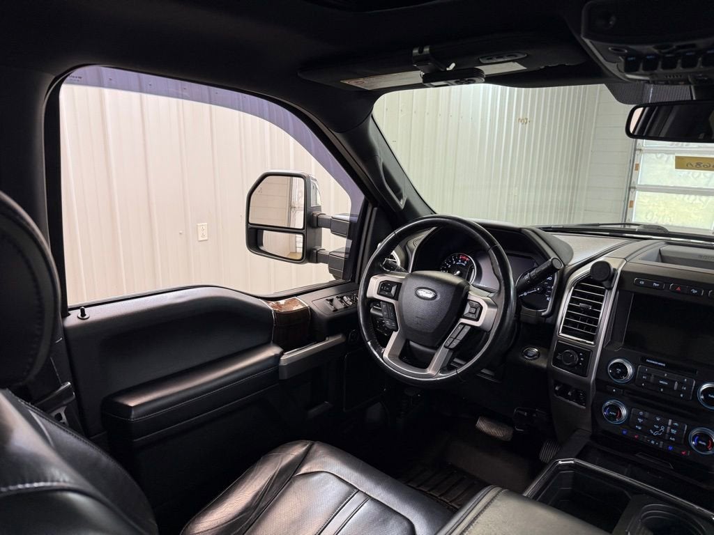 2017 Ford Super Duty F-250 SRW Lariat