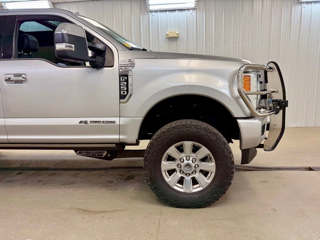 2017 Ford Super Duty F-250 SRW Lariat