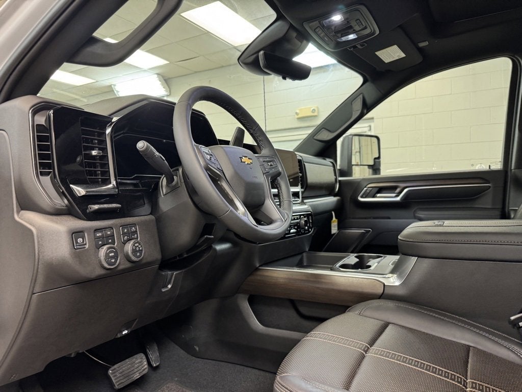 2025 Chevrolet Silverado 3500 HD High Country