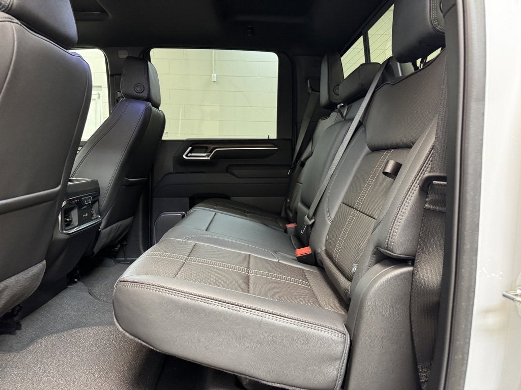 2025 Chevrolet Silverado 3500 HD High Country