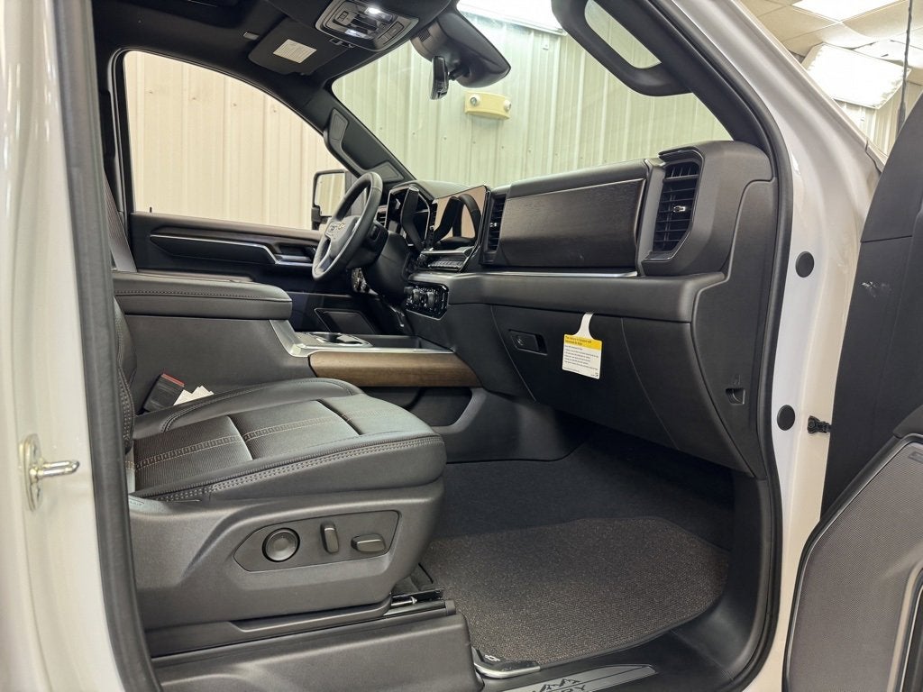 2025 Chevrolet Silverado 3500 HD High Country