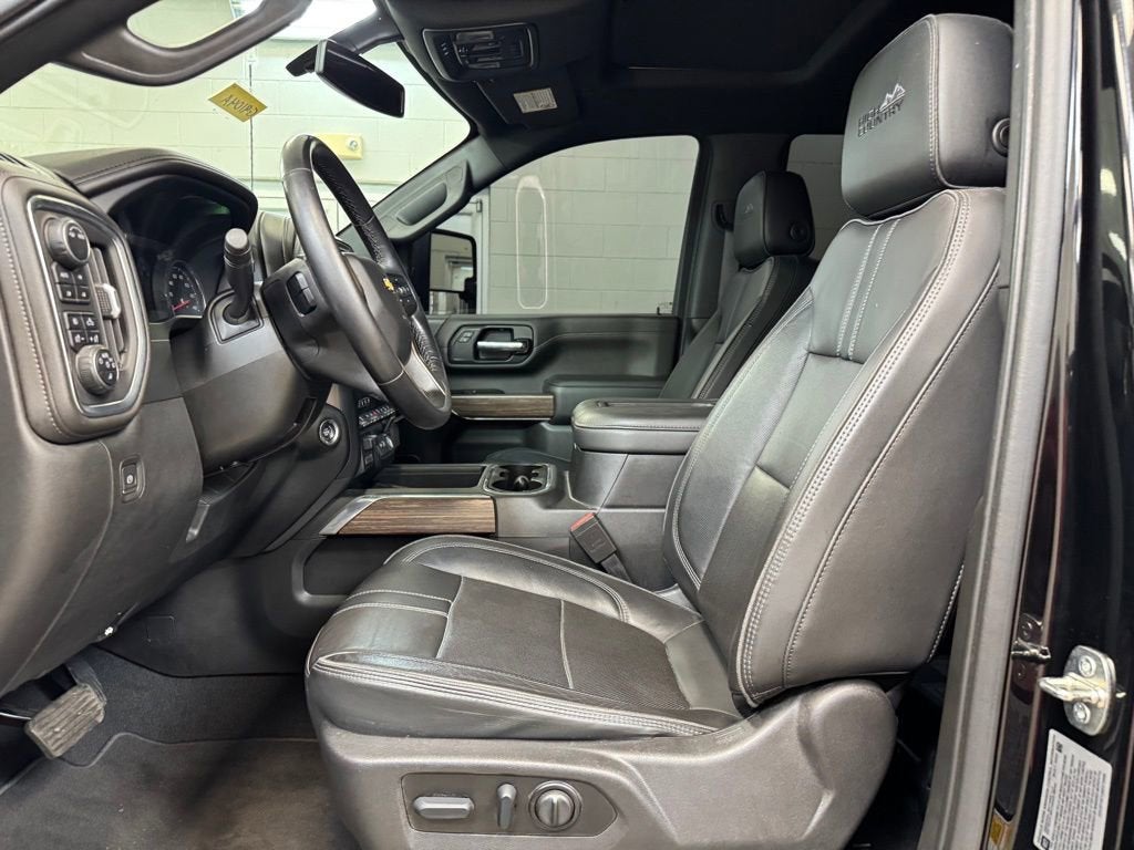 2022 Chevrolet Silverado 3500 HD High Country