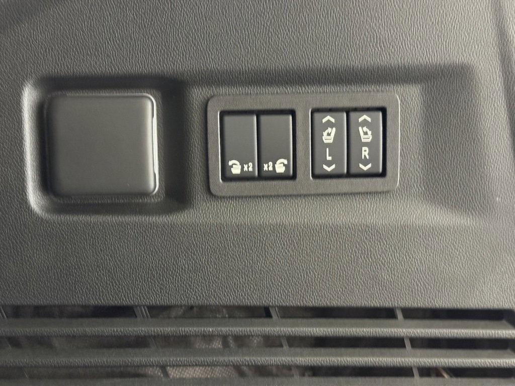 2025 GMC Yukon Denali Ultimate