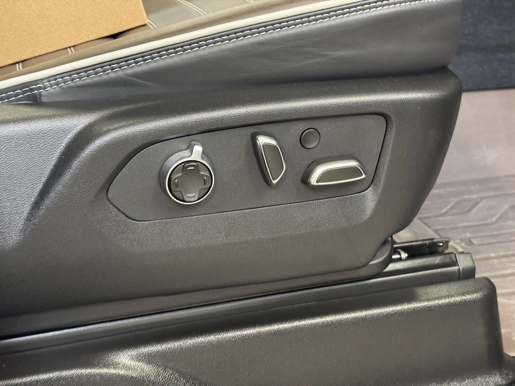 2025 GMC Yukon Denali Ultimate