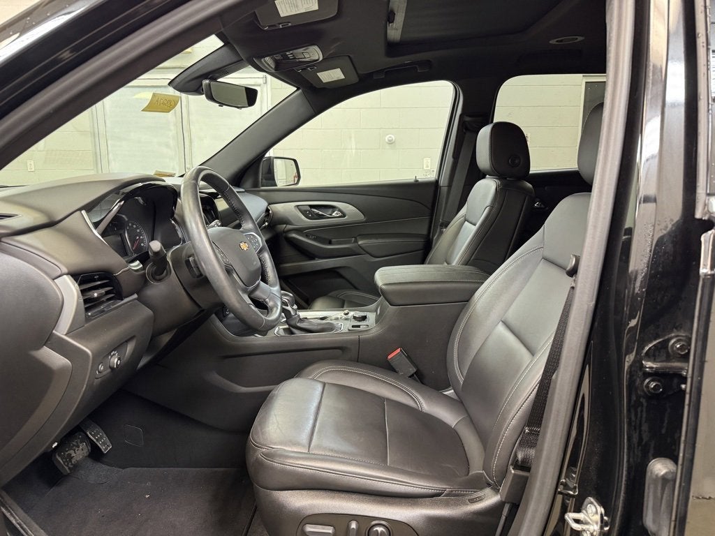 2022 Chevrolet Traverse LT Leather