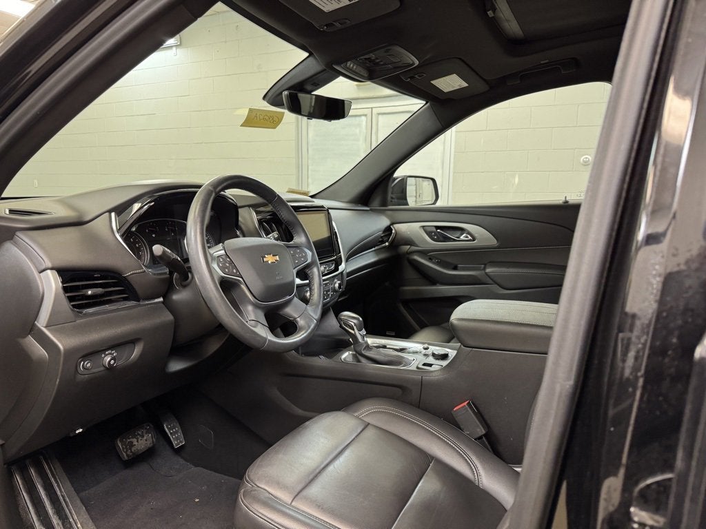 2022 Chevrolet Traverse LT Leather
