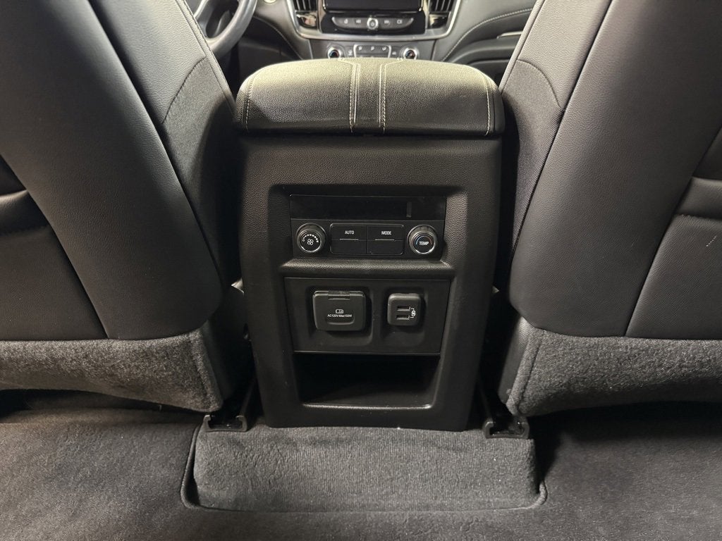 2022 Chevrolet Traverse LT Leather