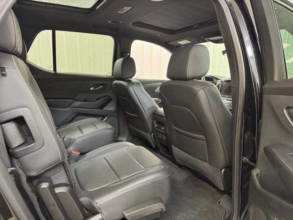 2022 Chevrolet Traverse LT Leather