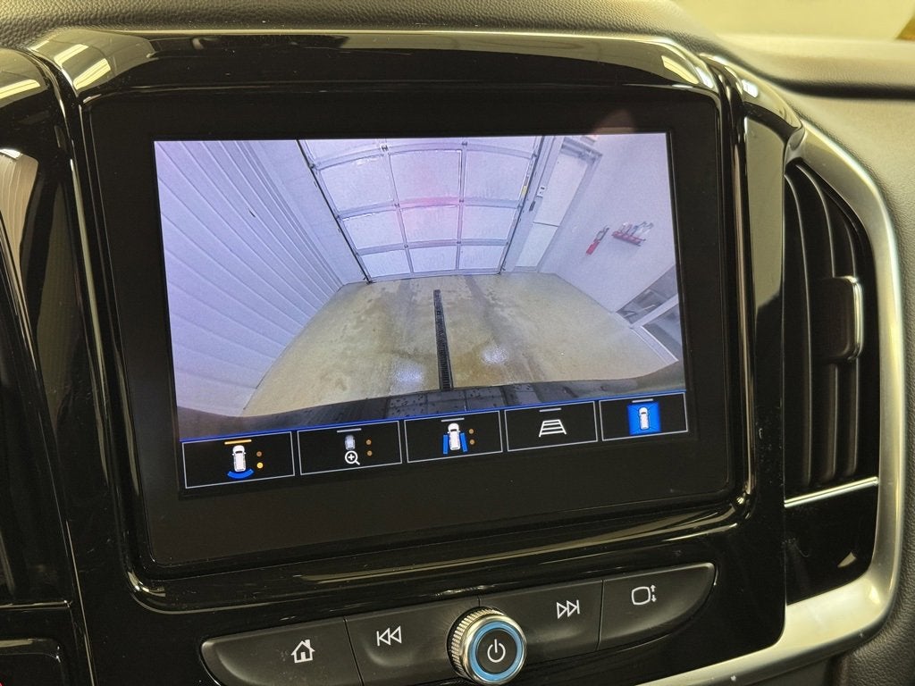 2022 Chevrolet Traverse LT Leather