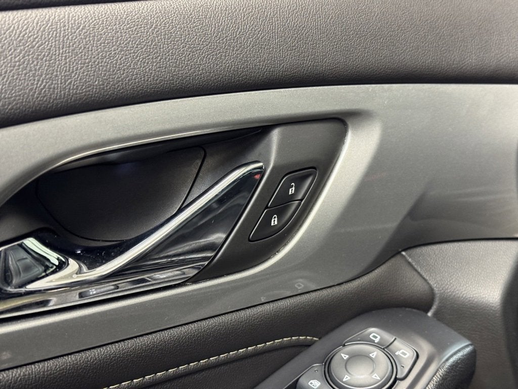 2022 Chevrolet Traverse LT Leather