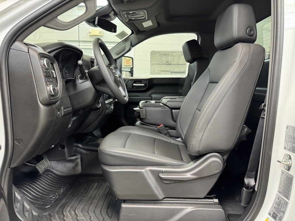 2025 GMC Sierra 2500 HD Pro