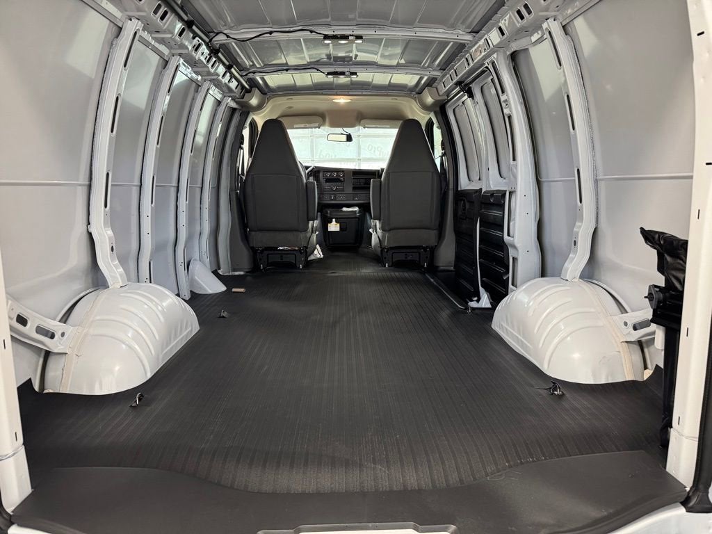 2025 GMC Savana Cargo 2500 Work Van