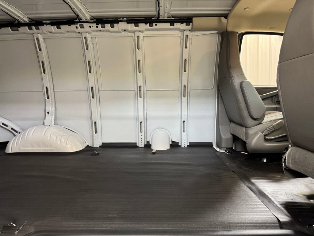 2025 GMC Savana Cargo 2500 Work Van