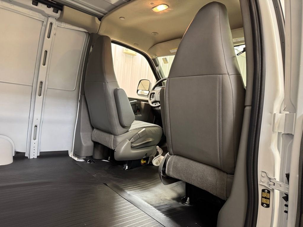 2025 GMC Savana Cargo 2500 Work Van