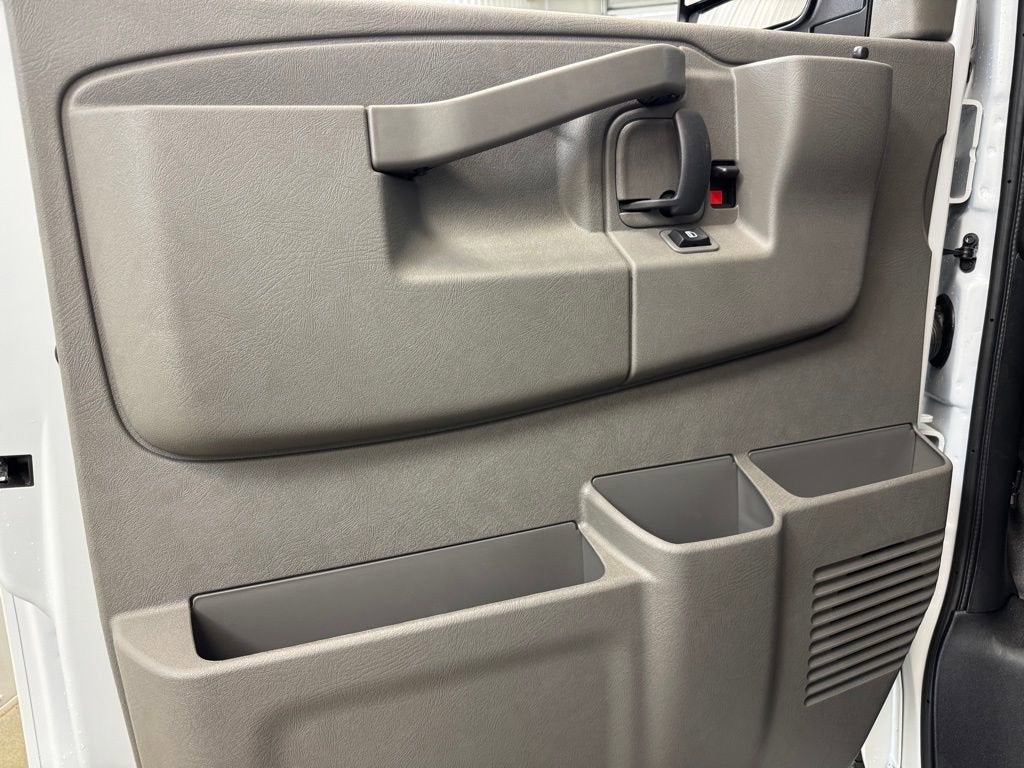 2025 GMC Savana Cargo 2500 Work Van