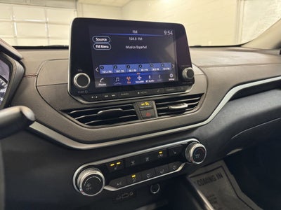 2022 Nissan Altima 2.0 SR