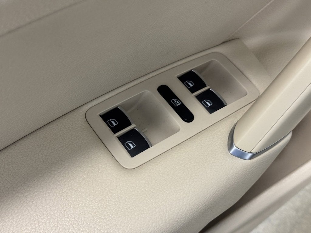 2017 Volkswagen Passat 1.8T SE