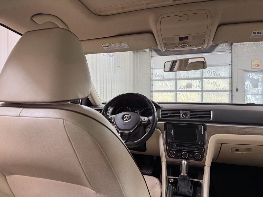 2017 Volkswagen Passat 1.8T SE