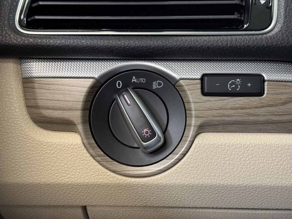 2017 Volkswagen Passat 1.8T SE