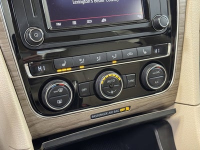 2017 Volkswagen Passat 1.8T SE