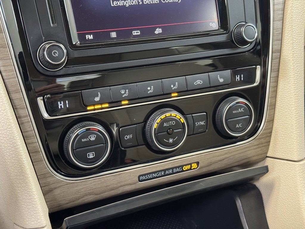 2017 Volkswagen Passat 1.8T SE