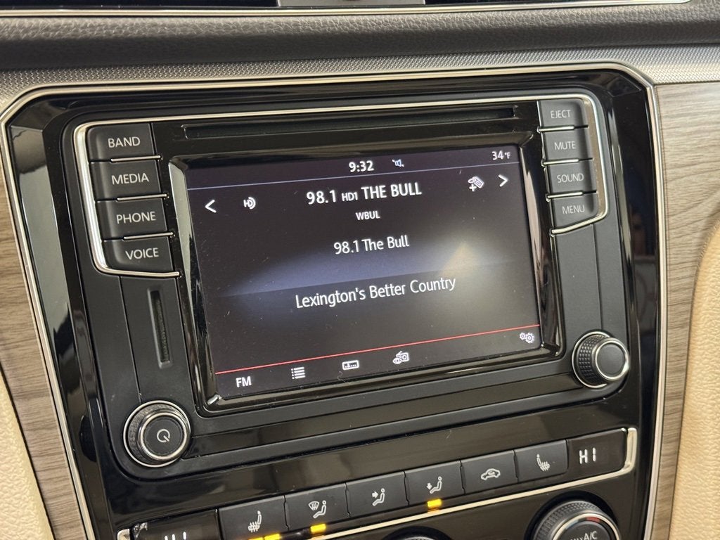 2017 Volkswagen Passat 1.8T SE