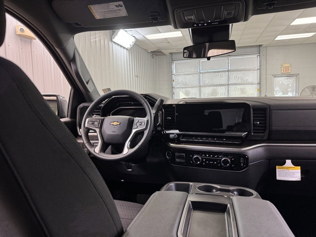 2025 Chevrolet Silverado 1500 LT (2FL)