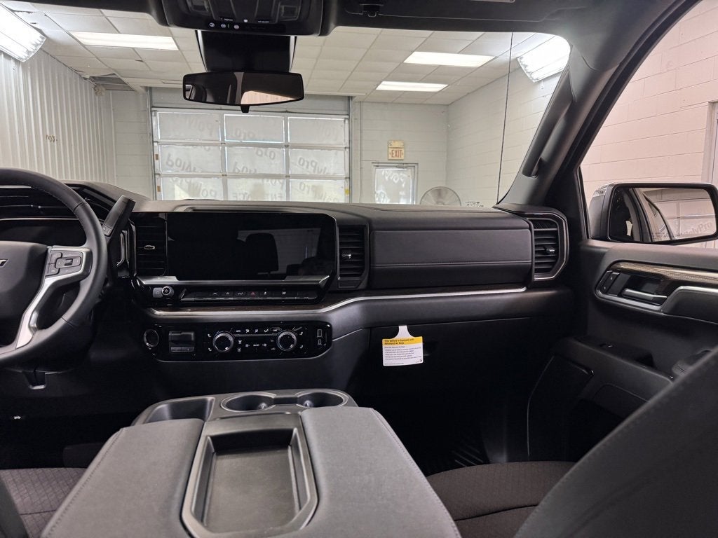 2025 Chevrolet Silverado 1500 LT (2FL)