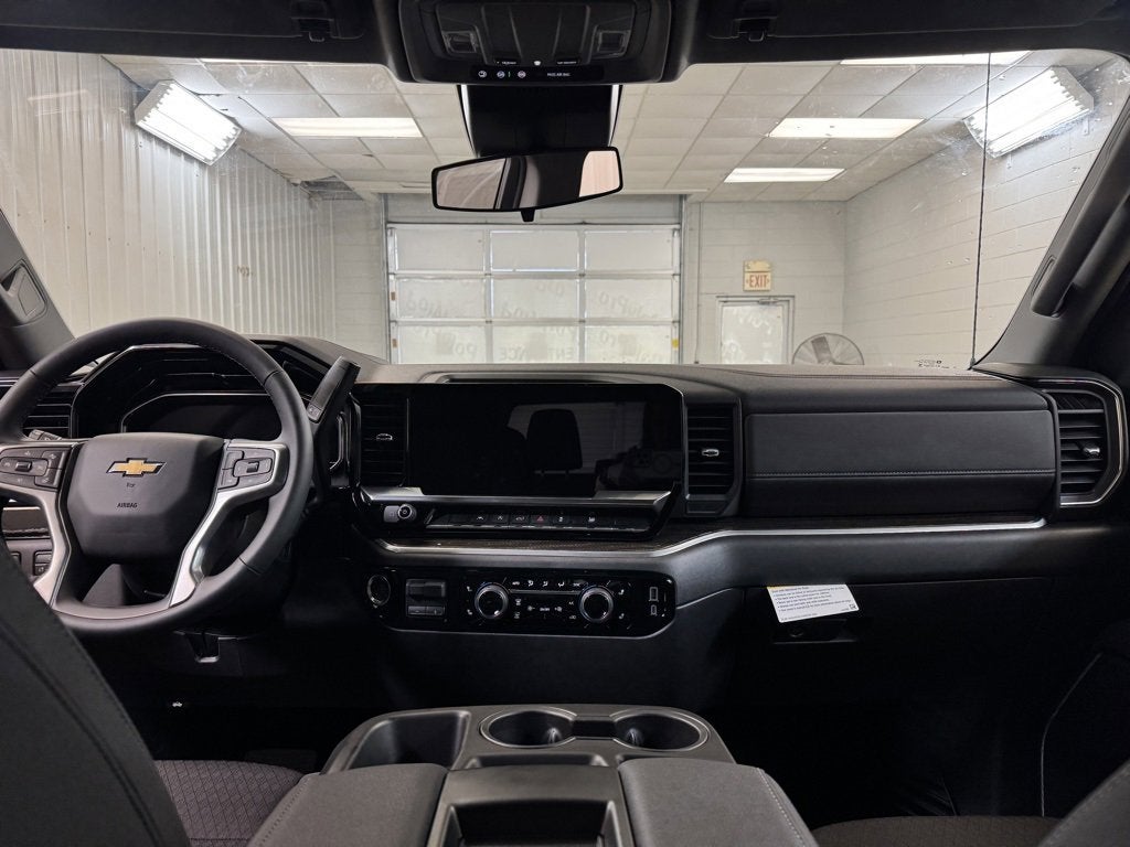 2025 Chevrolet Silverado 1500 LT (2FL)