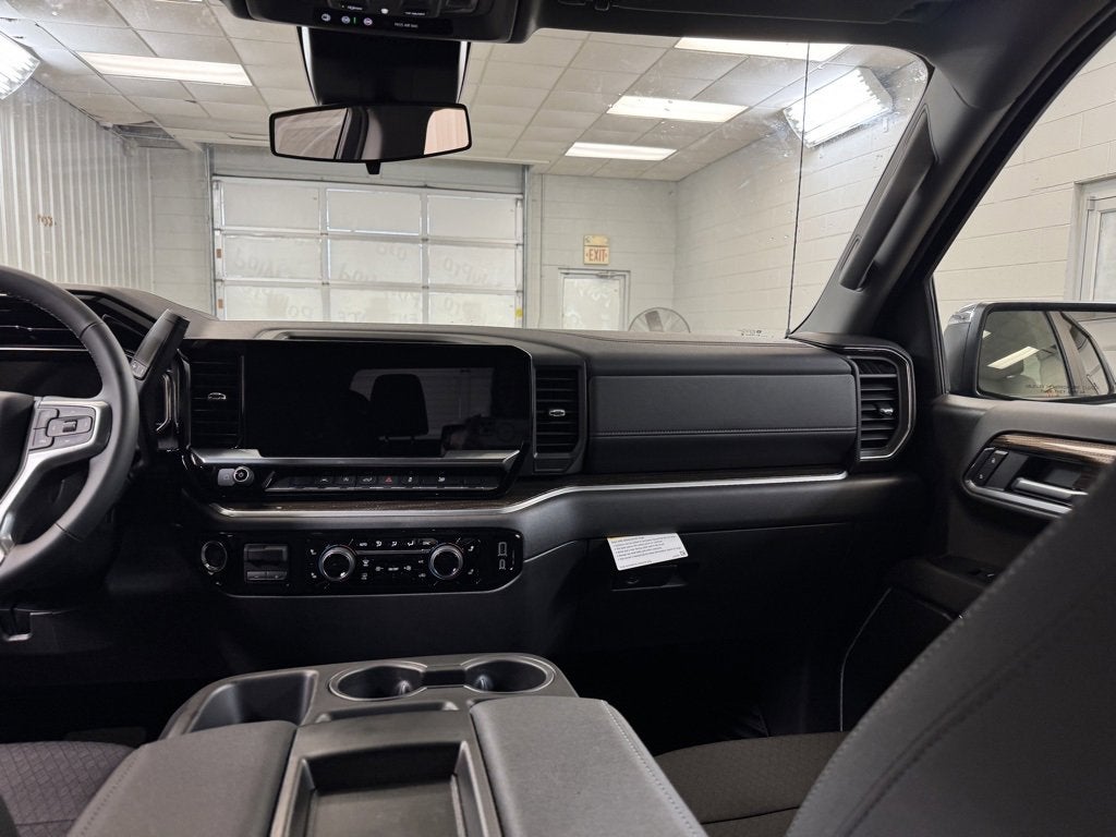 2025 Chevrolet Silverado 1500 LT (2FL)