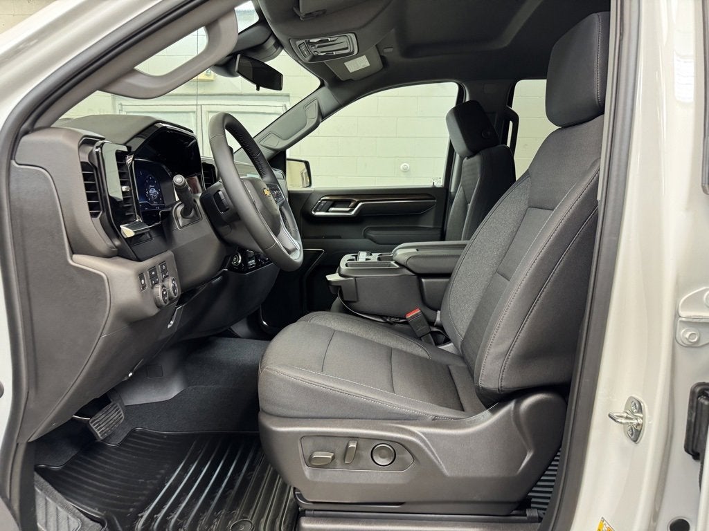 2025 Chevrolet Silverado 1500 LT (2FL)