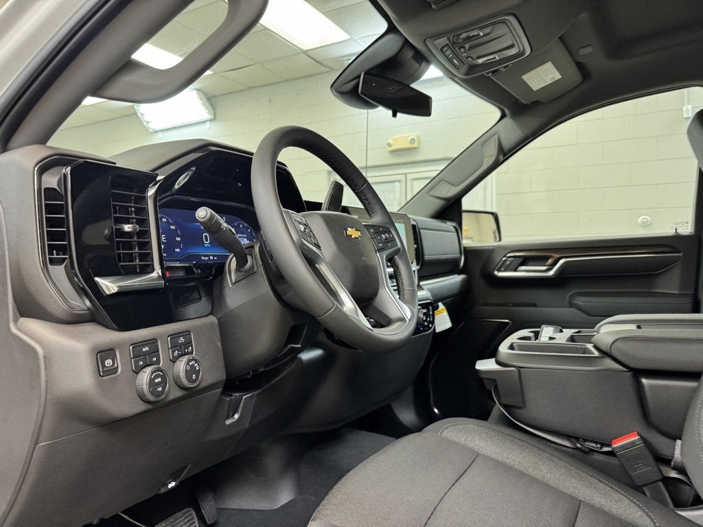 2025 Chevrolet Silverado 1500 LT (2FL)
