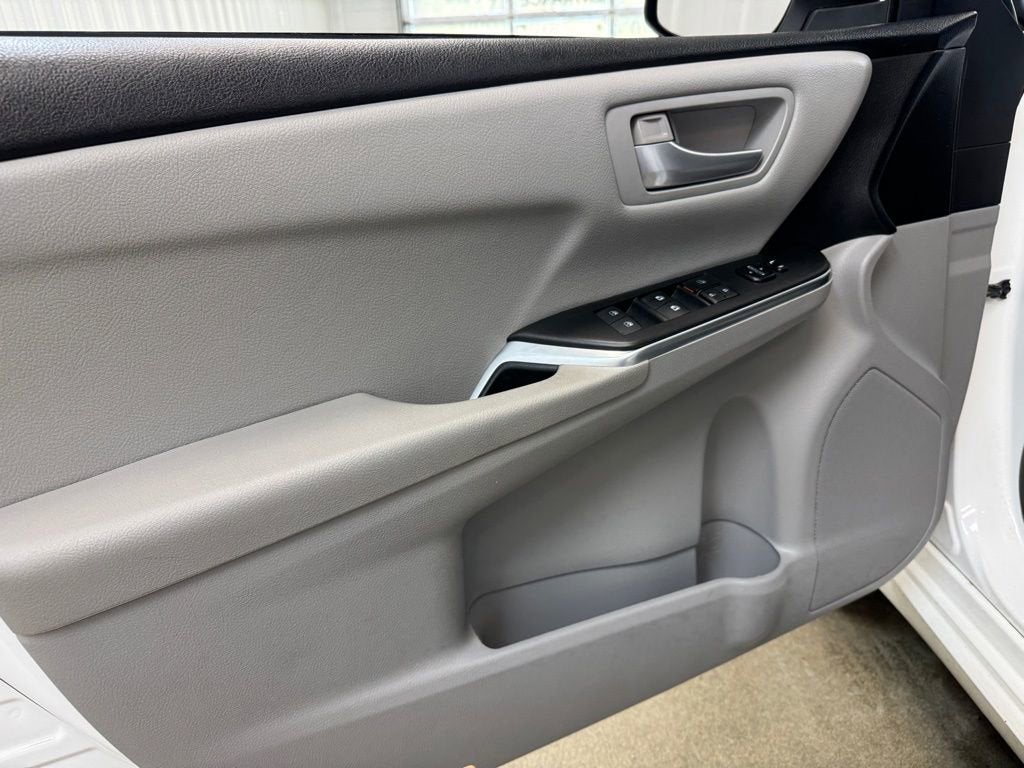 2016 Toyota Camry XLE