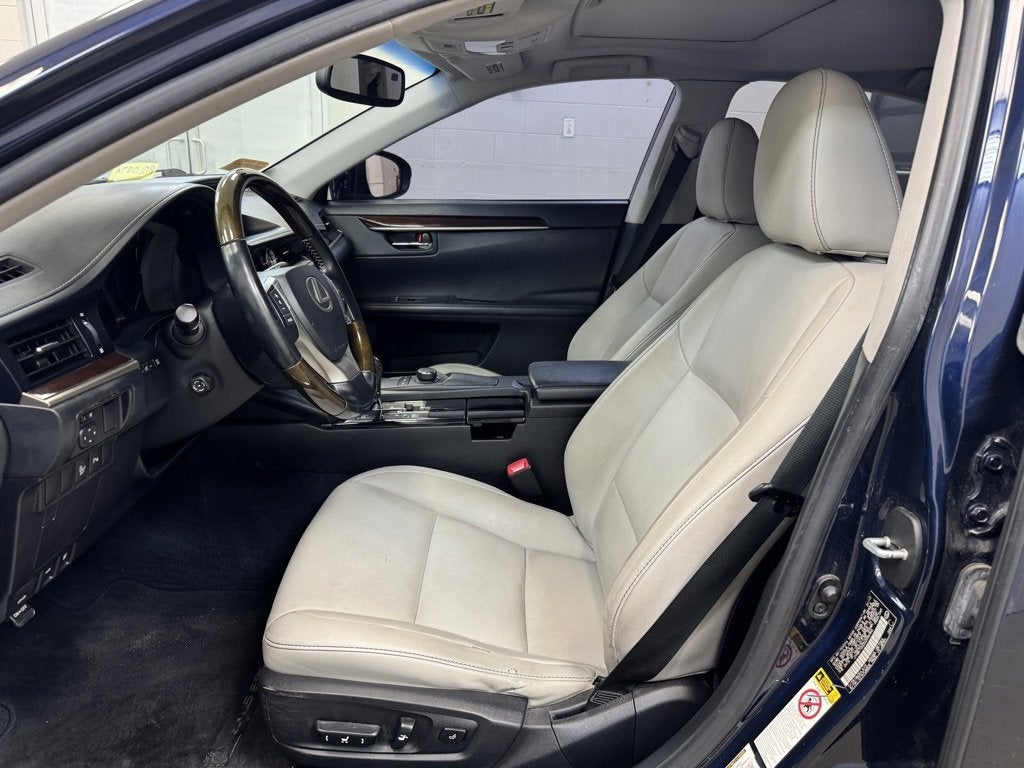 2013 Lexus ES 350 4dr Sdn