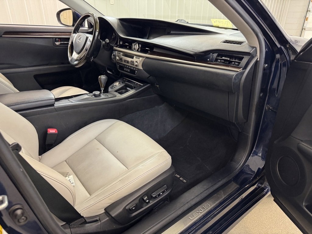 2013 Lexus ES 350 4dr Sdn