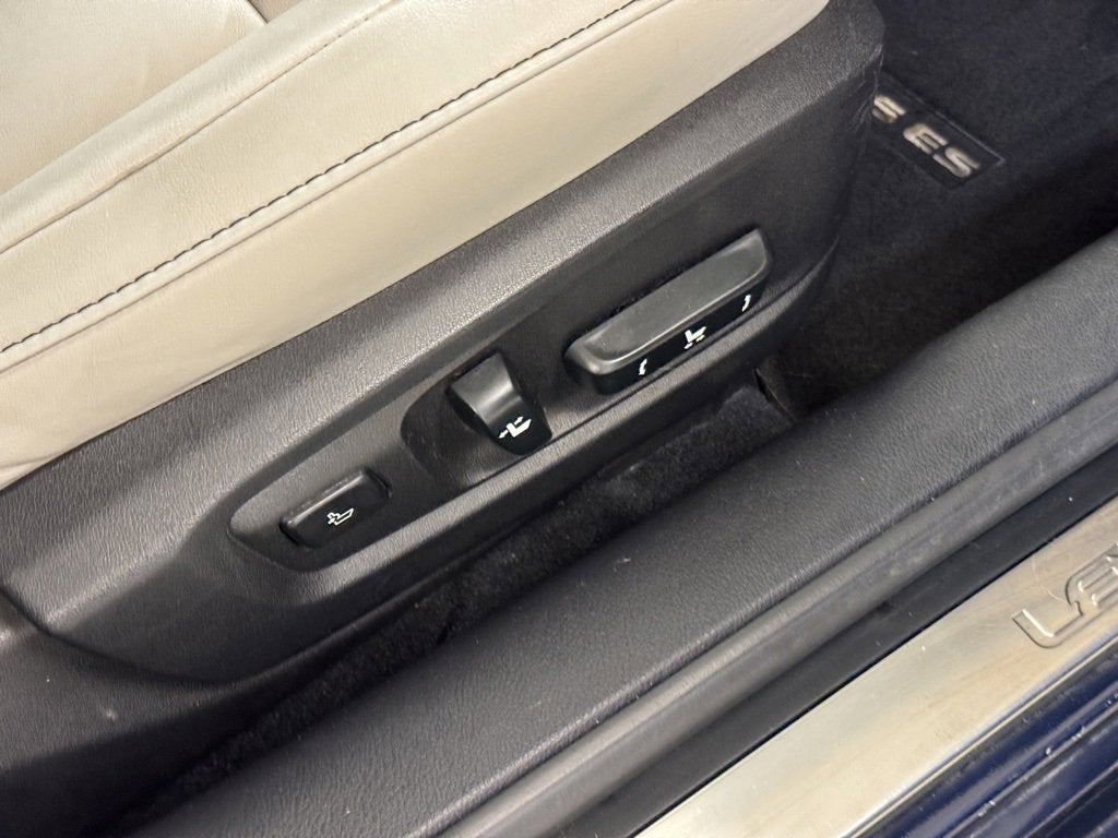 2013 Lexus ES 350 4dr Sdn