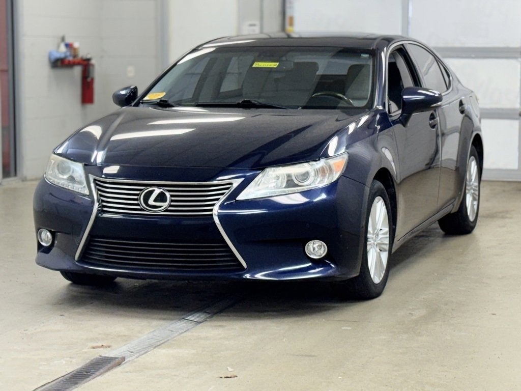 2013 Lexus ES 350 4dr Sdn