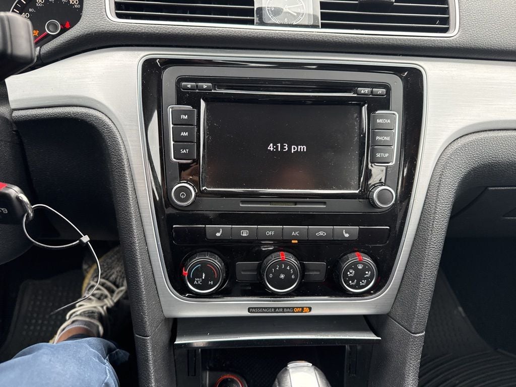 2013 Volkswagen Passat 2.5 SE